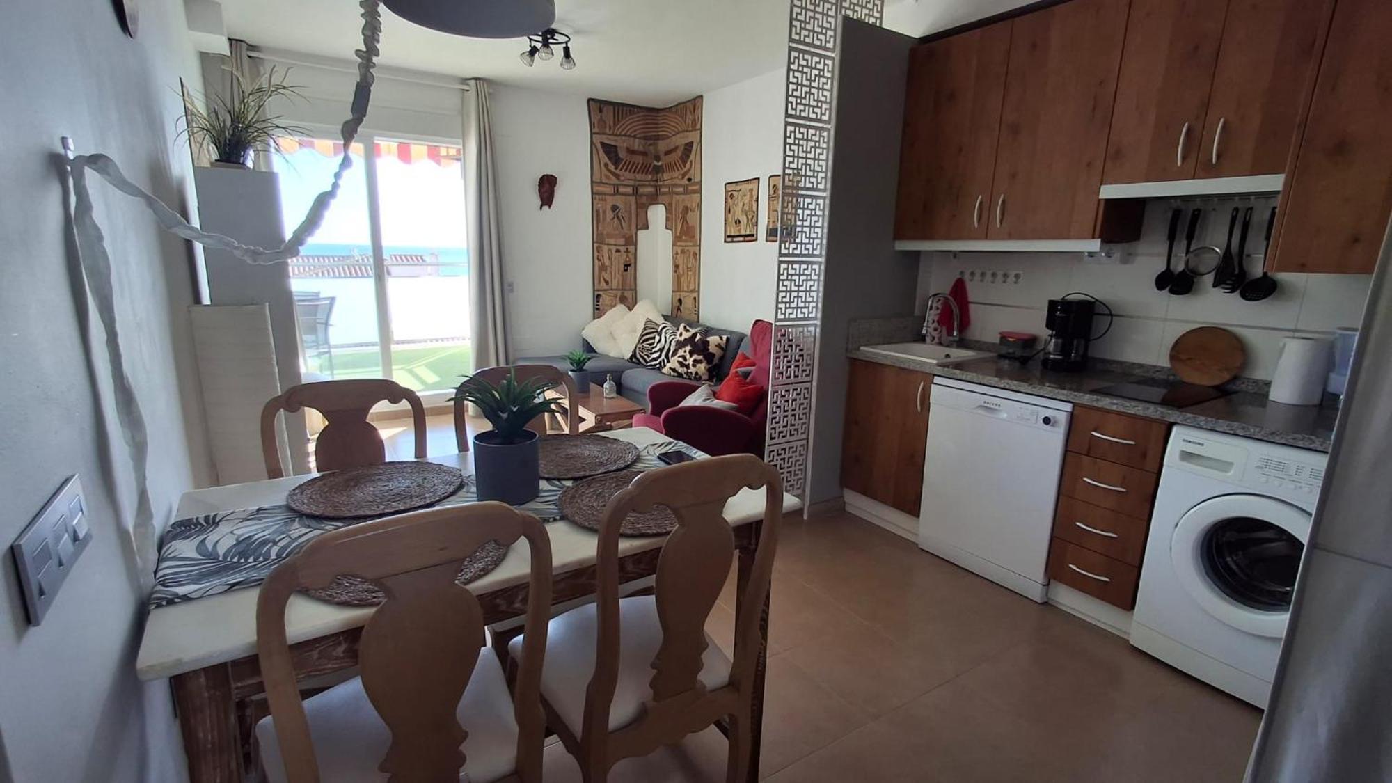 Atico Mediterraneo Con Terraza Y Solarium En El Centro Y A Un Paso Del Mar En