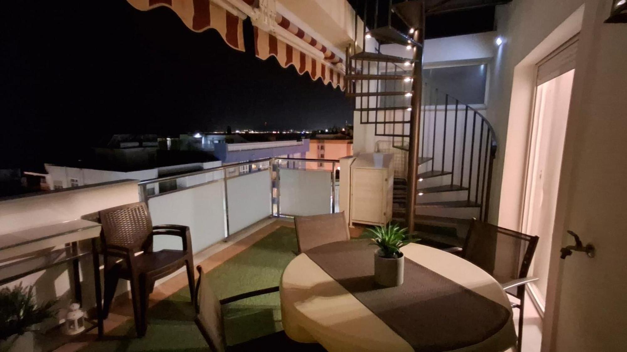 Atico Mediterraneo Con Terraza Y Solarium En El Centro Y A Un Paso Del Mar En * Rincón de la Victoria