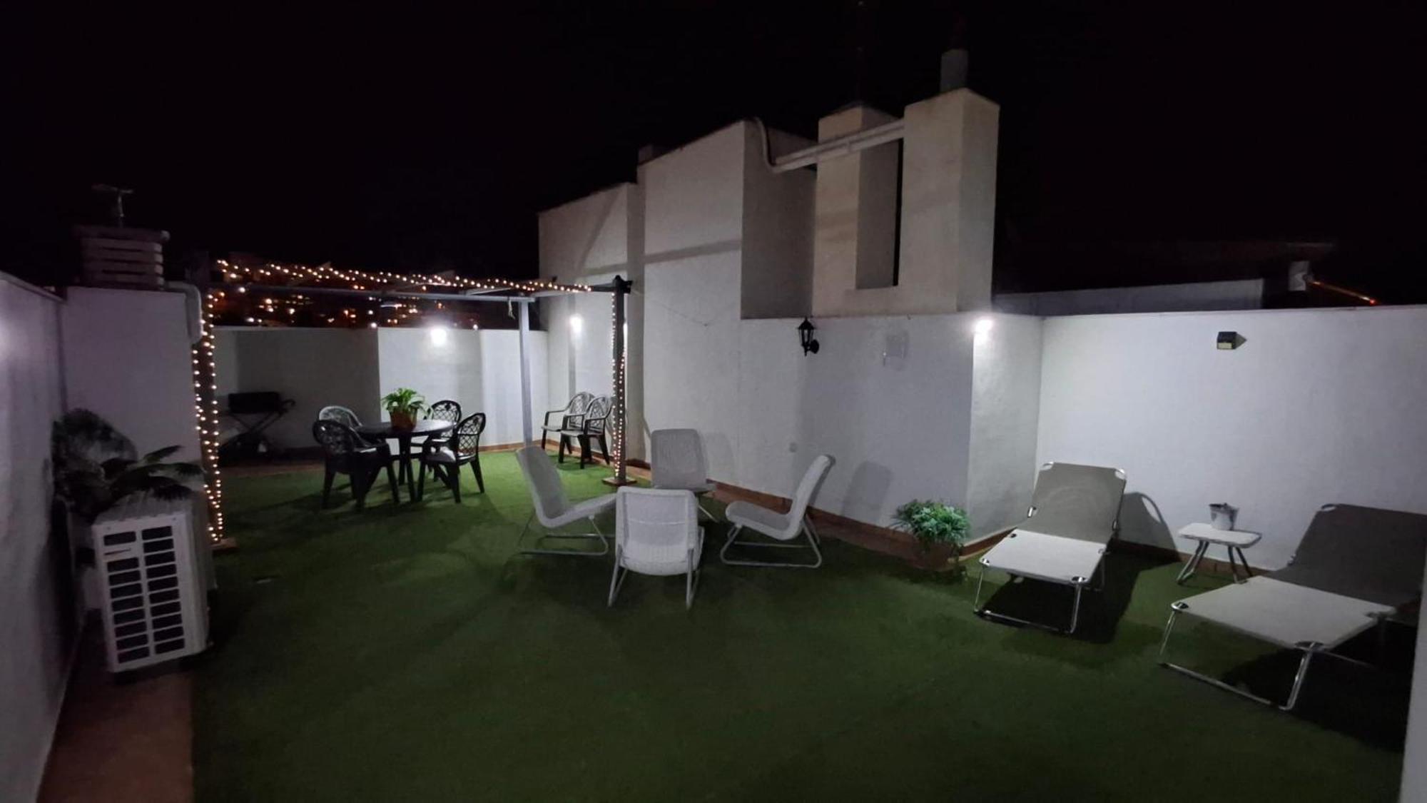 Atico Mediterraneo Con Terraza Y Solarium En El Centro Y A Un Paso Del Mar En Apartment